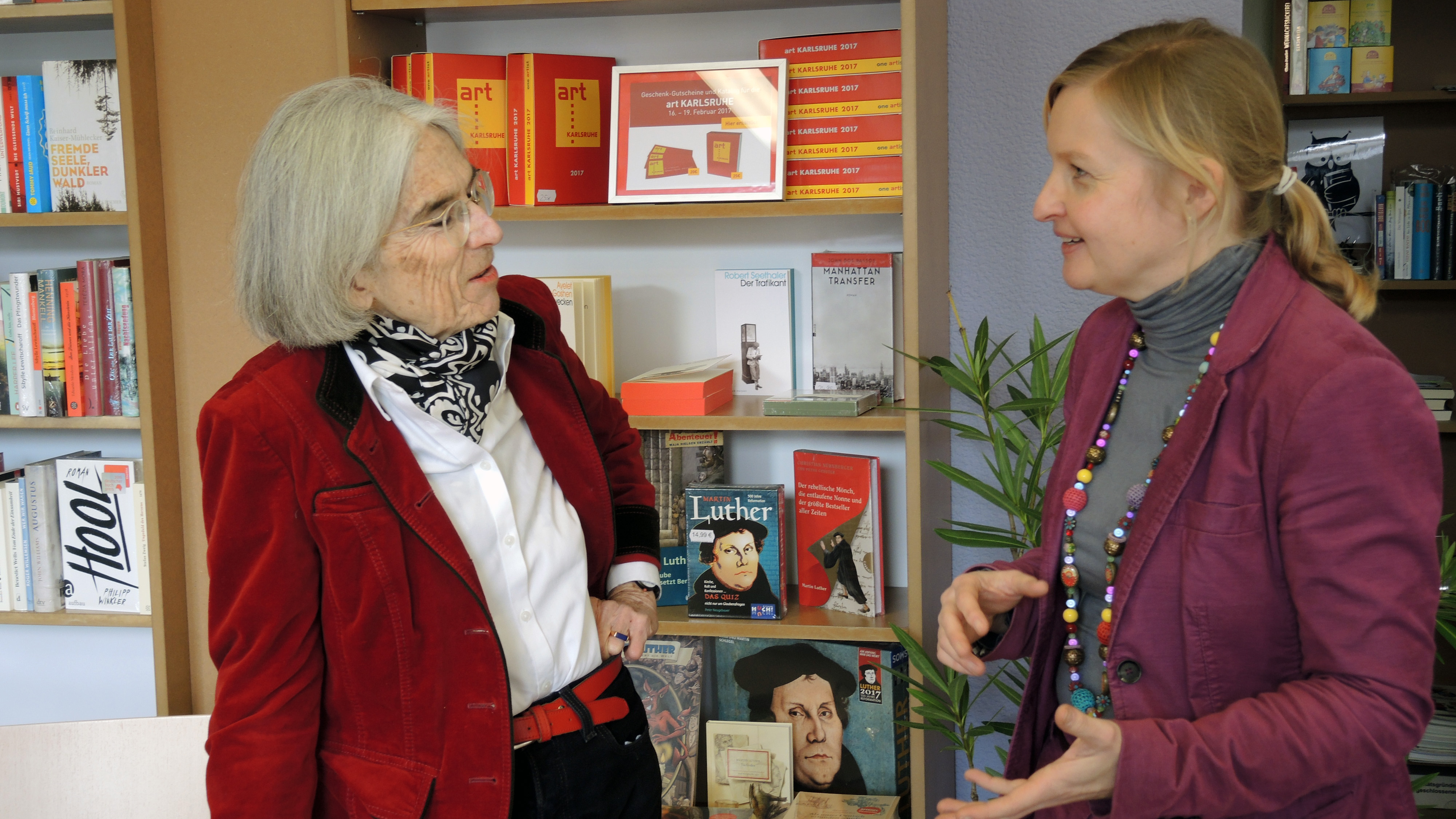 Signierstunde mit Bestsellerautorin Donna Leon Signierstunde mit Bestsellerautorin Donna Leon