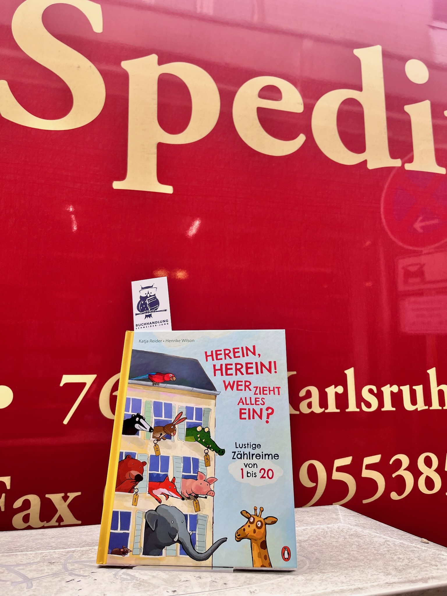 Herein, herein! Wer zieht alles ein?