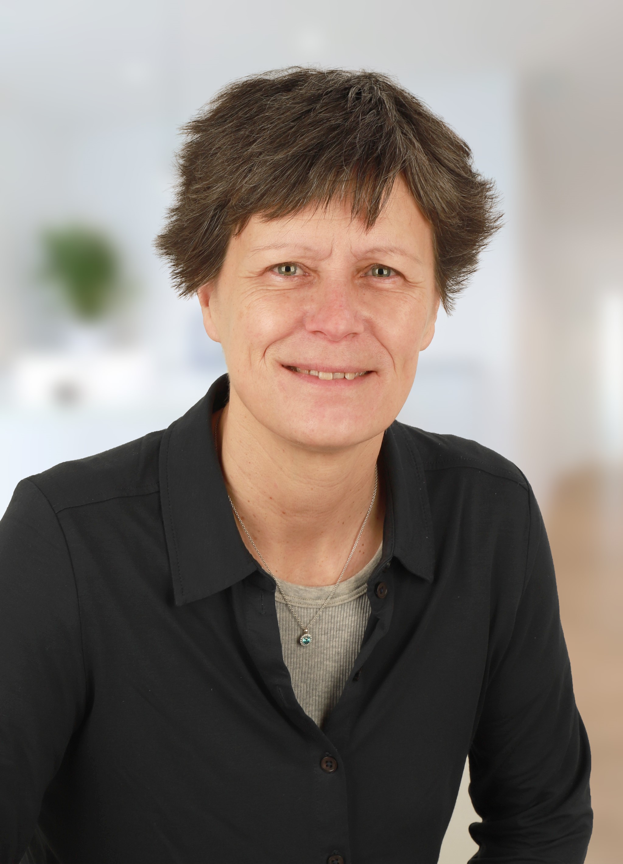 9783990604236_autorenbild_01 9783990604236_autorenbild_01.jpg