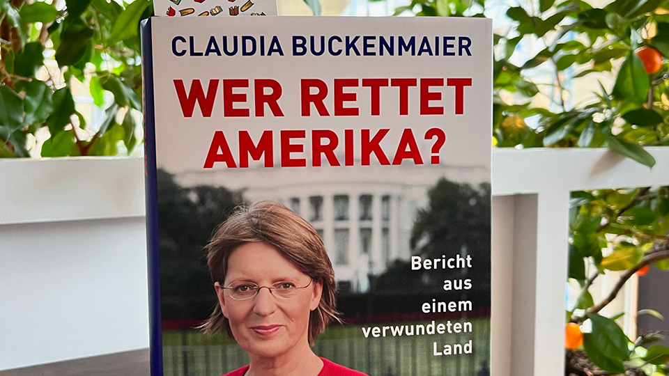 Buchvorstellung von Claudia Buckenmaiers "Wer rettet Amerika" in der VHS Karlsruhe Buchvorstellung von Claudia Buckenmaiers "Wer rettet Amerika" in der VHS Karlsruhe